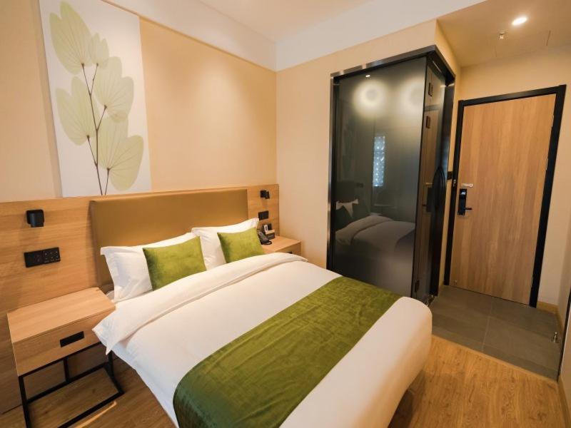 Greentree Inn Shanghai Huangxing Park Subway Station Express Hotel Eksteriør bilde