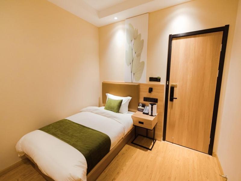 Greentree Inn Shanghai Huangxing Park Subway Station Express Hotel Eksteriør bilde