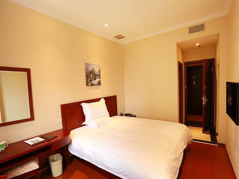 Greentree Inn Shanghai Huangxing Park Subway Station Express Hotel Eksteriør bilde